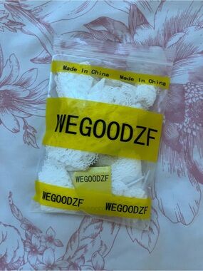 White lace shoe laces